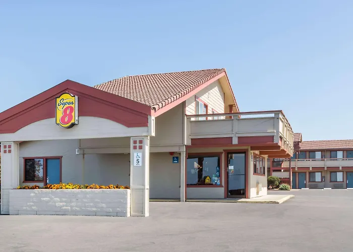 Super 8 By Wyndham Fort Bragg