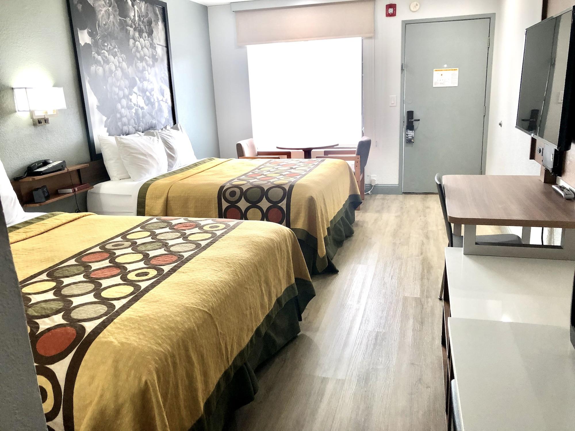 Super 8 By Wyndham Bragg 2*
