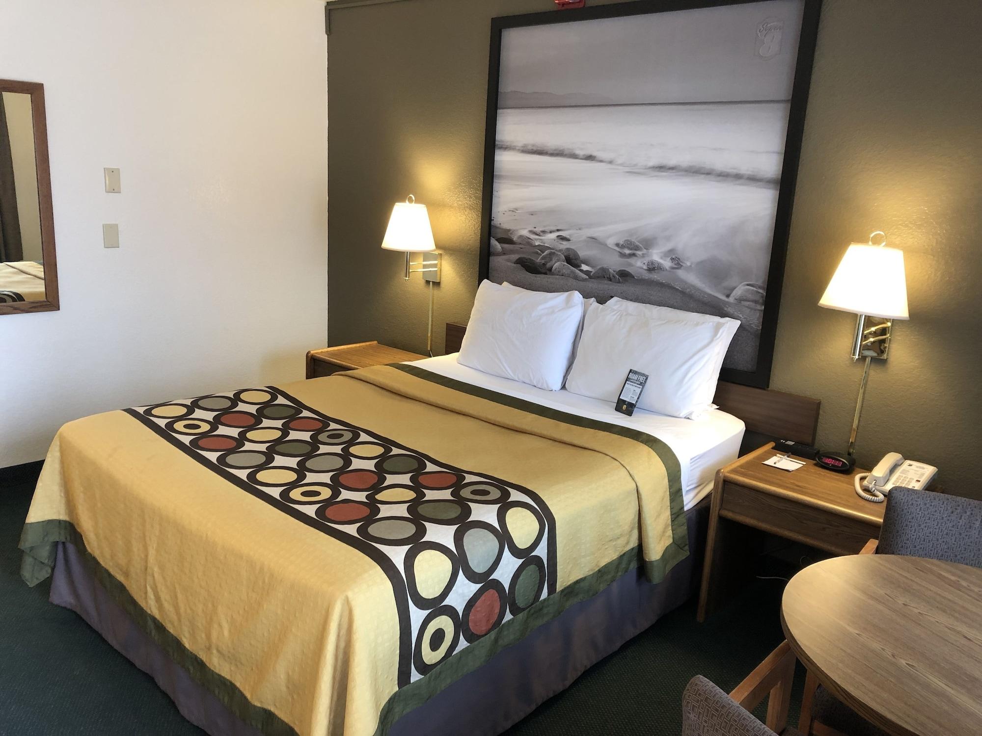 Super 8 By Wyndham Bragg Motel Fort Bragg