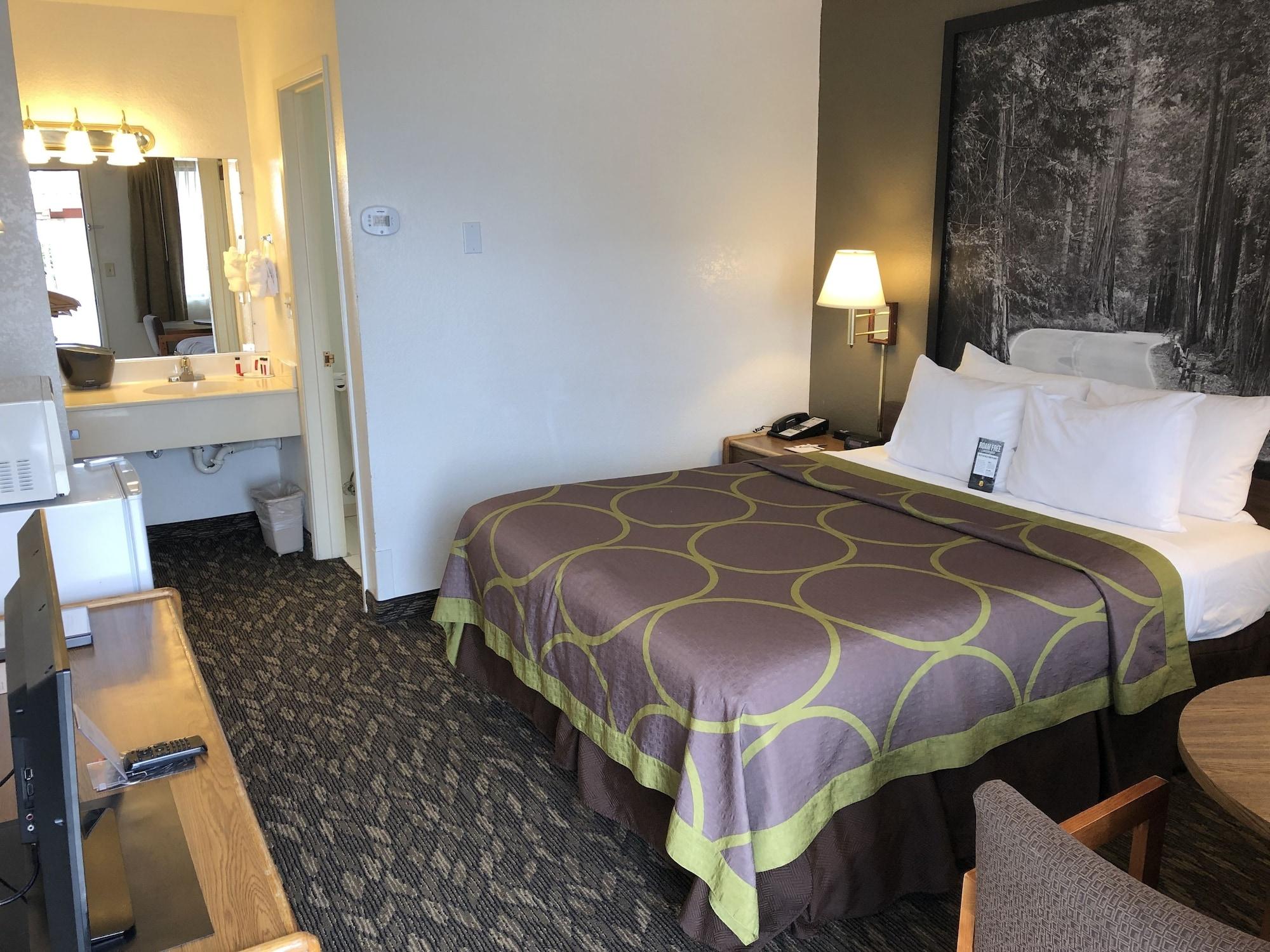 Super 8 By Wyndham Bragg Motel Fort Bragg