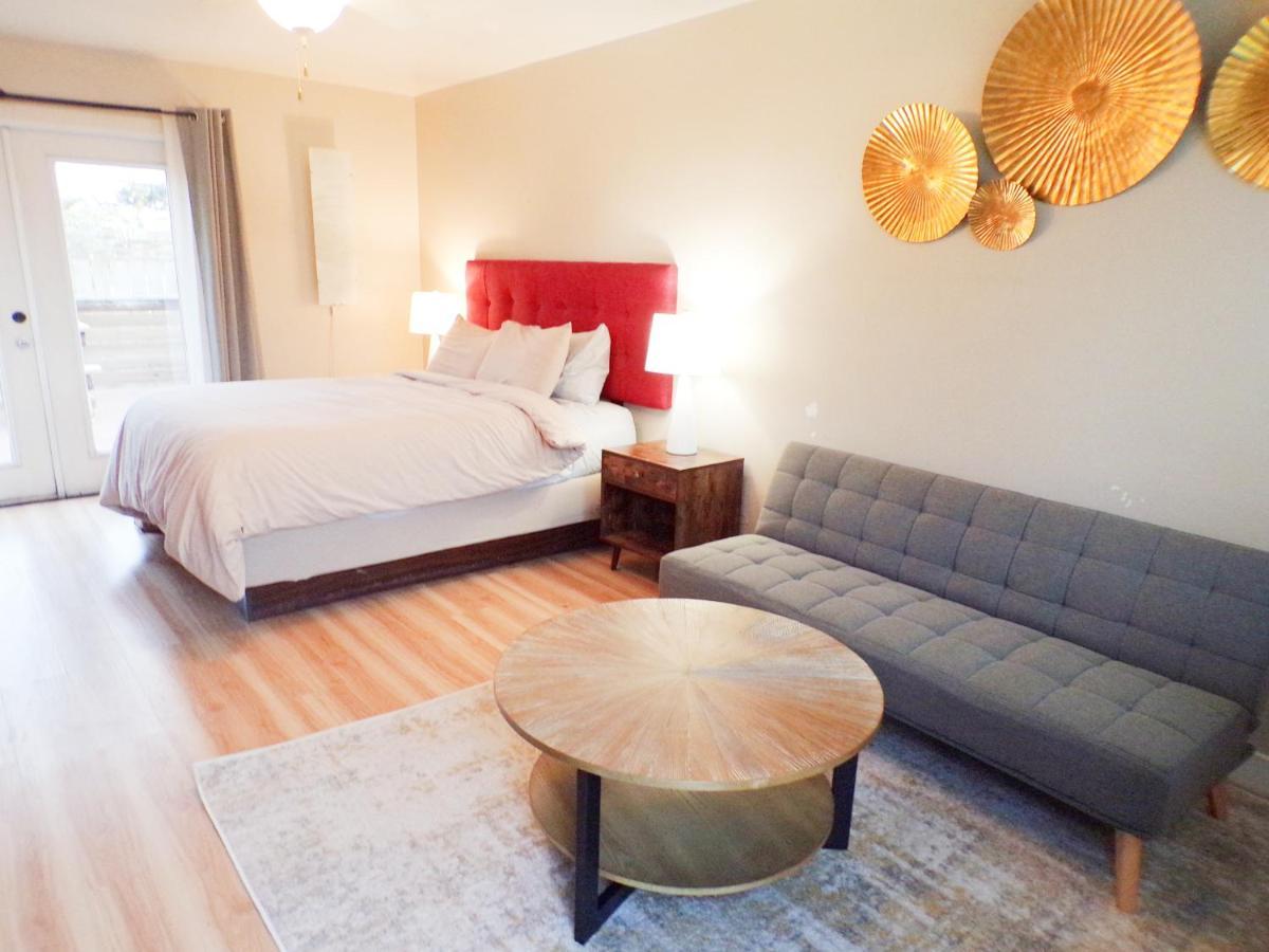 Shoreline Motel 3*