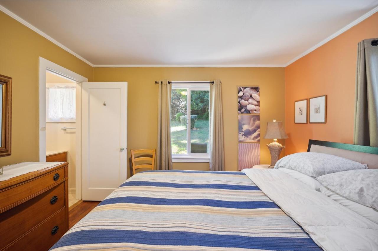 Holiday home Charming Pet Friendly Coastal Getaway *