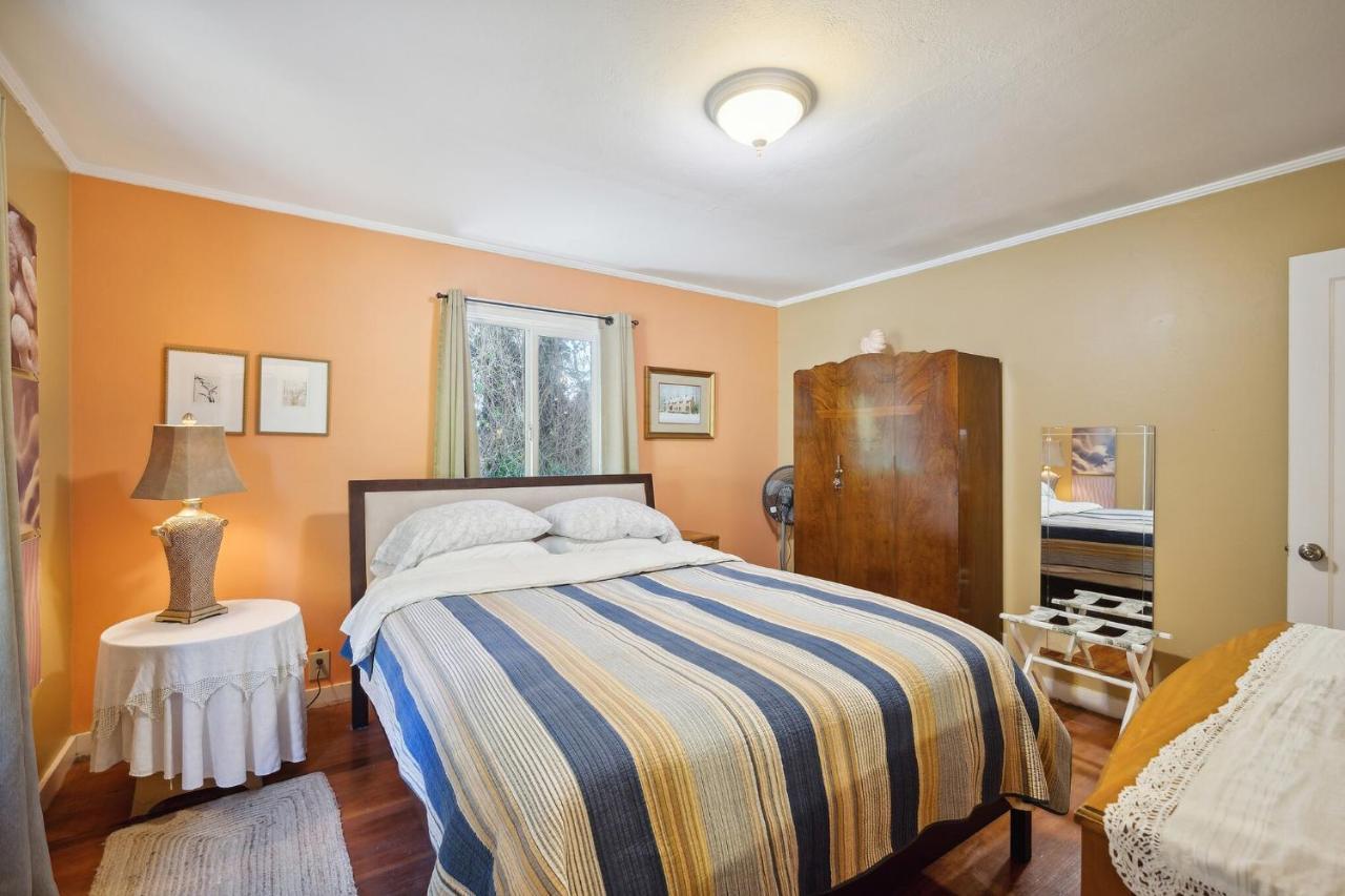 Charming Pet Friendly Coastal Getaway Holiday home *