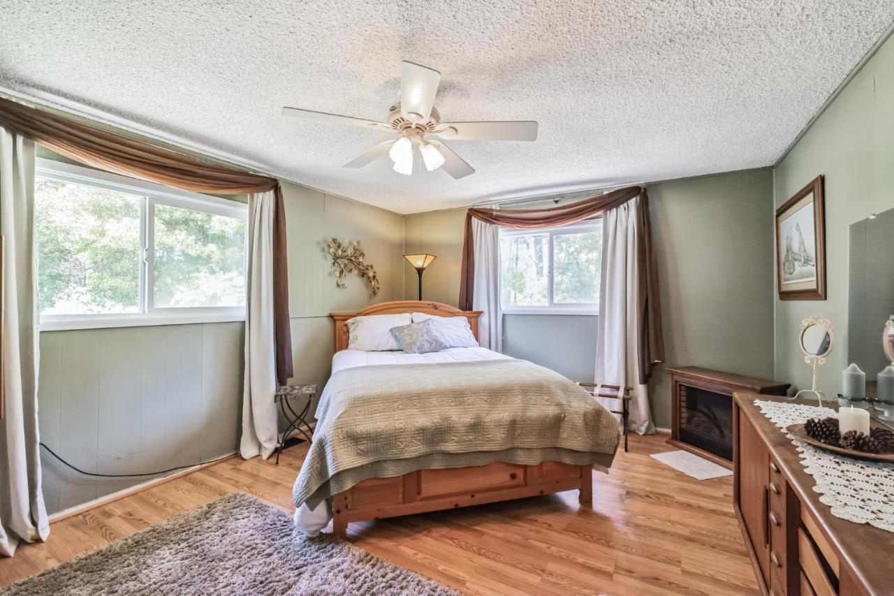 Charming Pet Friendly Coastal Getaway * Fort Bragg