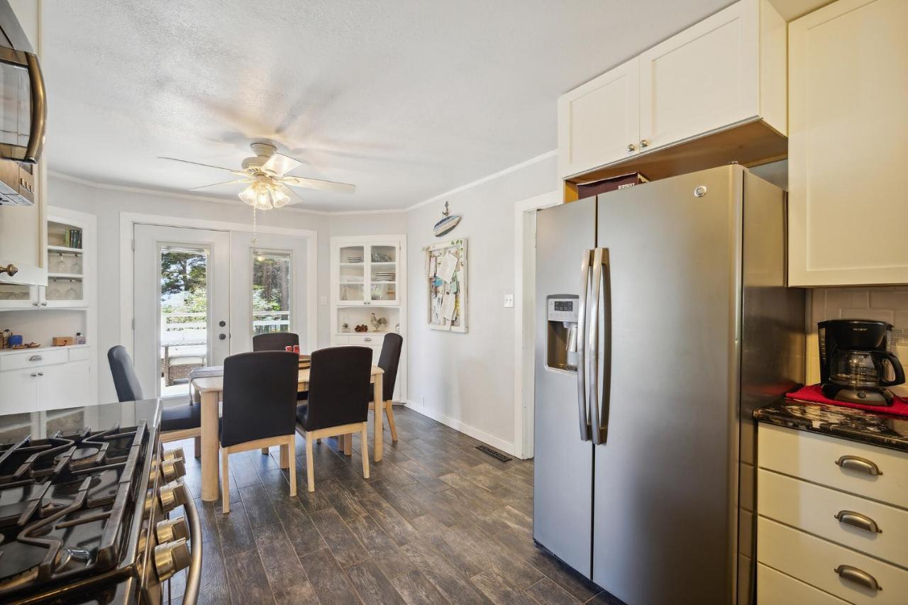 Charming Pet Friendly Coastal Getaway Holiday home Fort Bragg
