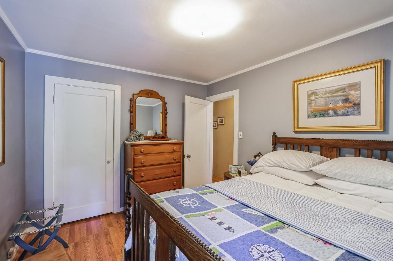 Charming Pet Friendly Coastal Getaway