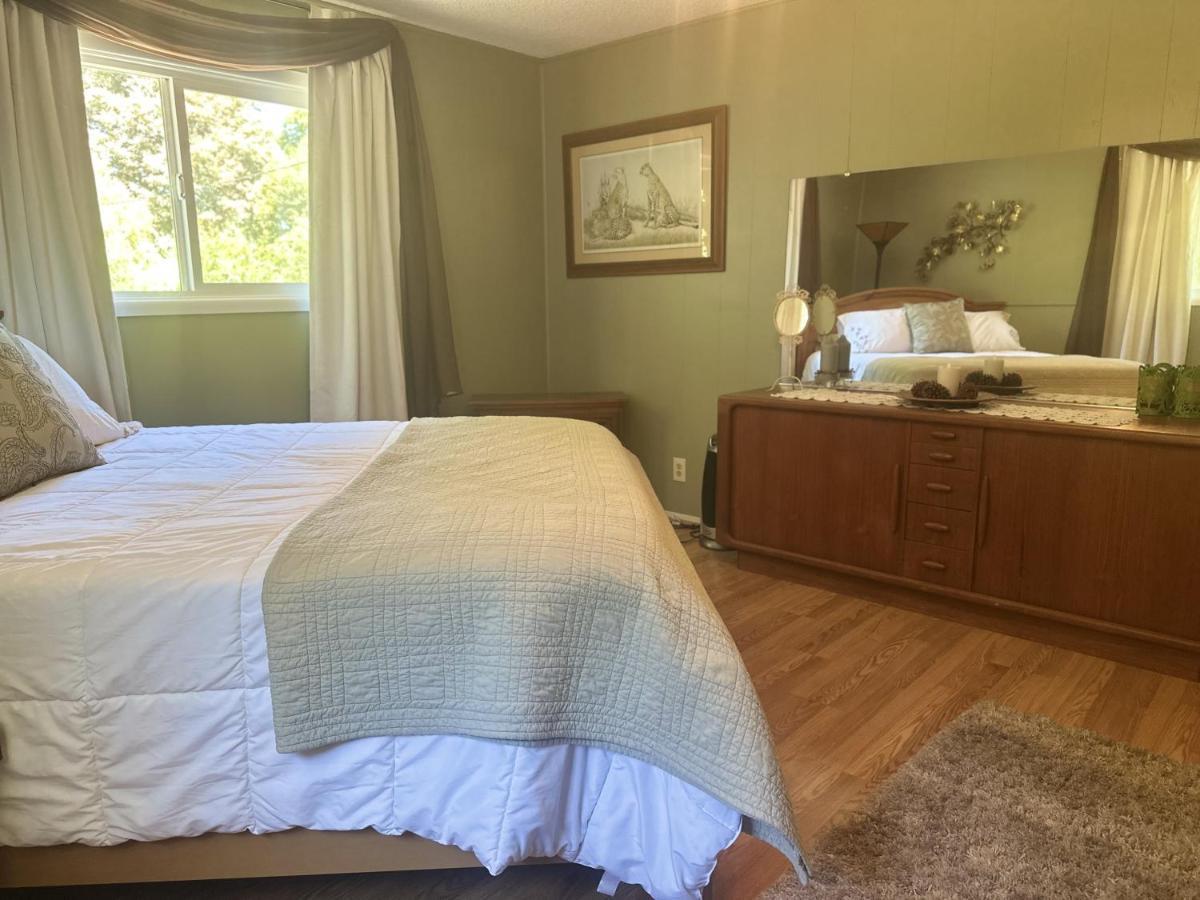 Charming Pet Friendly Coastal Getaway Holiday home