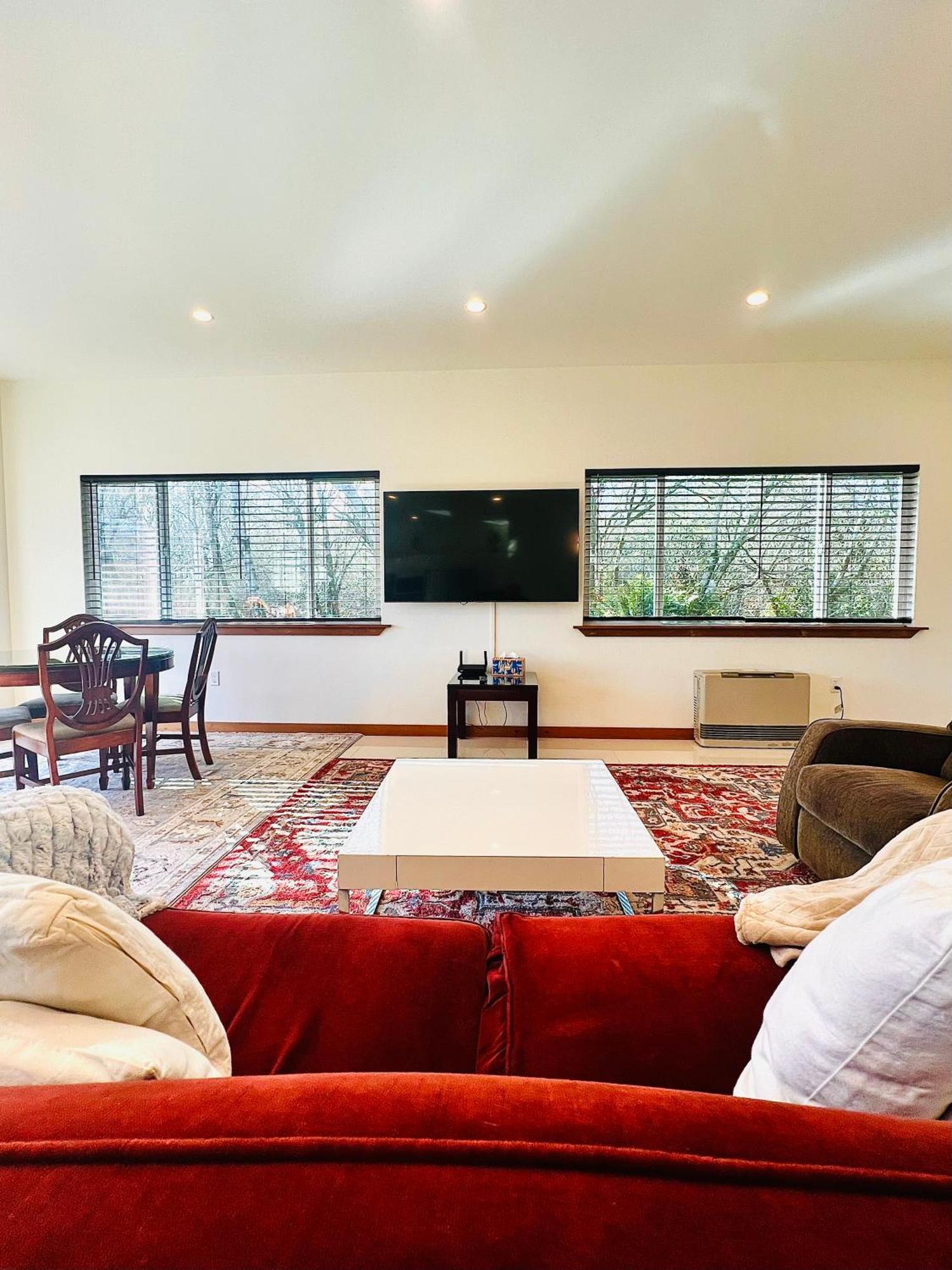 The Nook, Private House