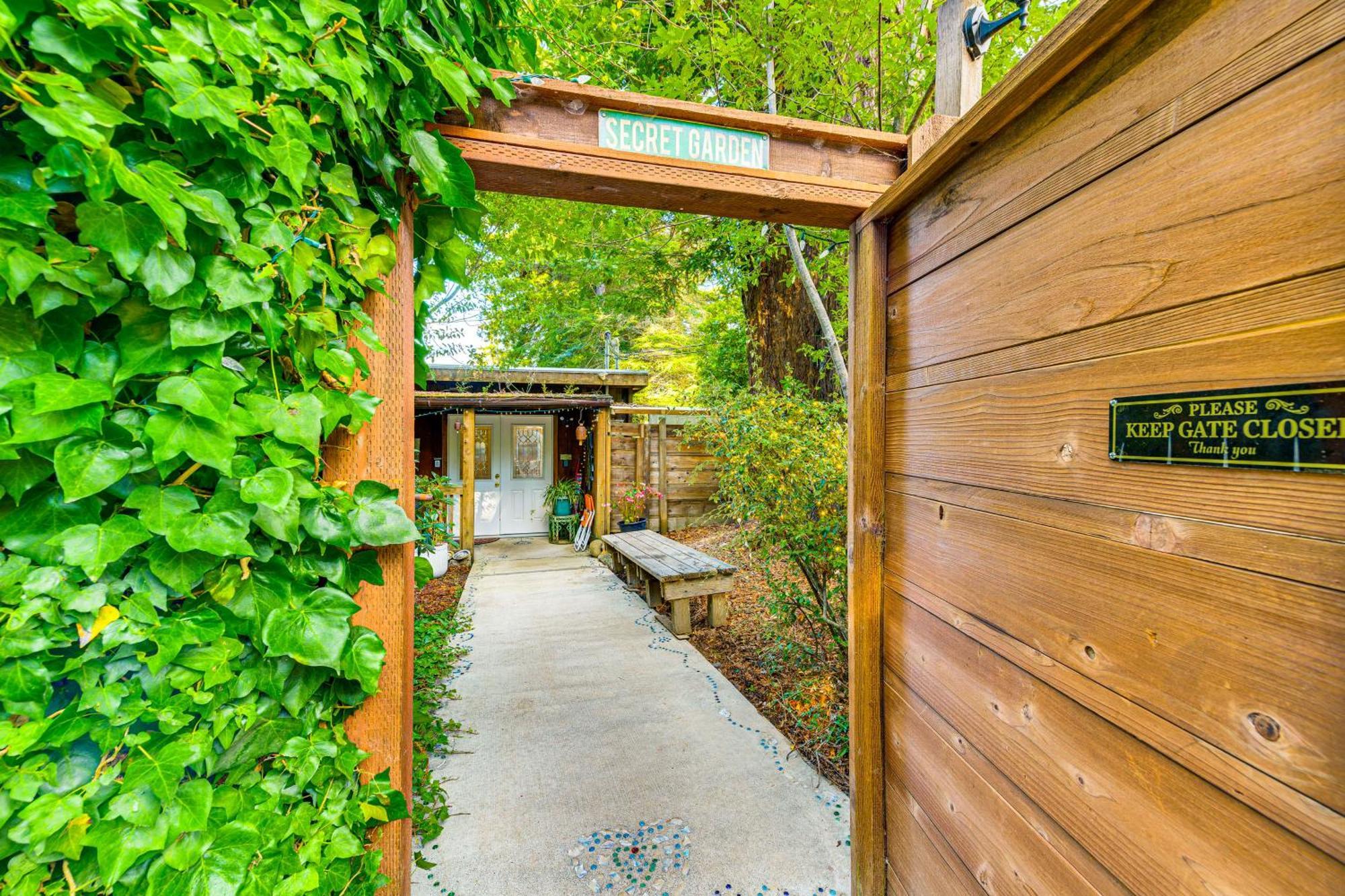 Bragg Secret Garden With Hot Tub, Views Holiday home Fort Bragg