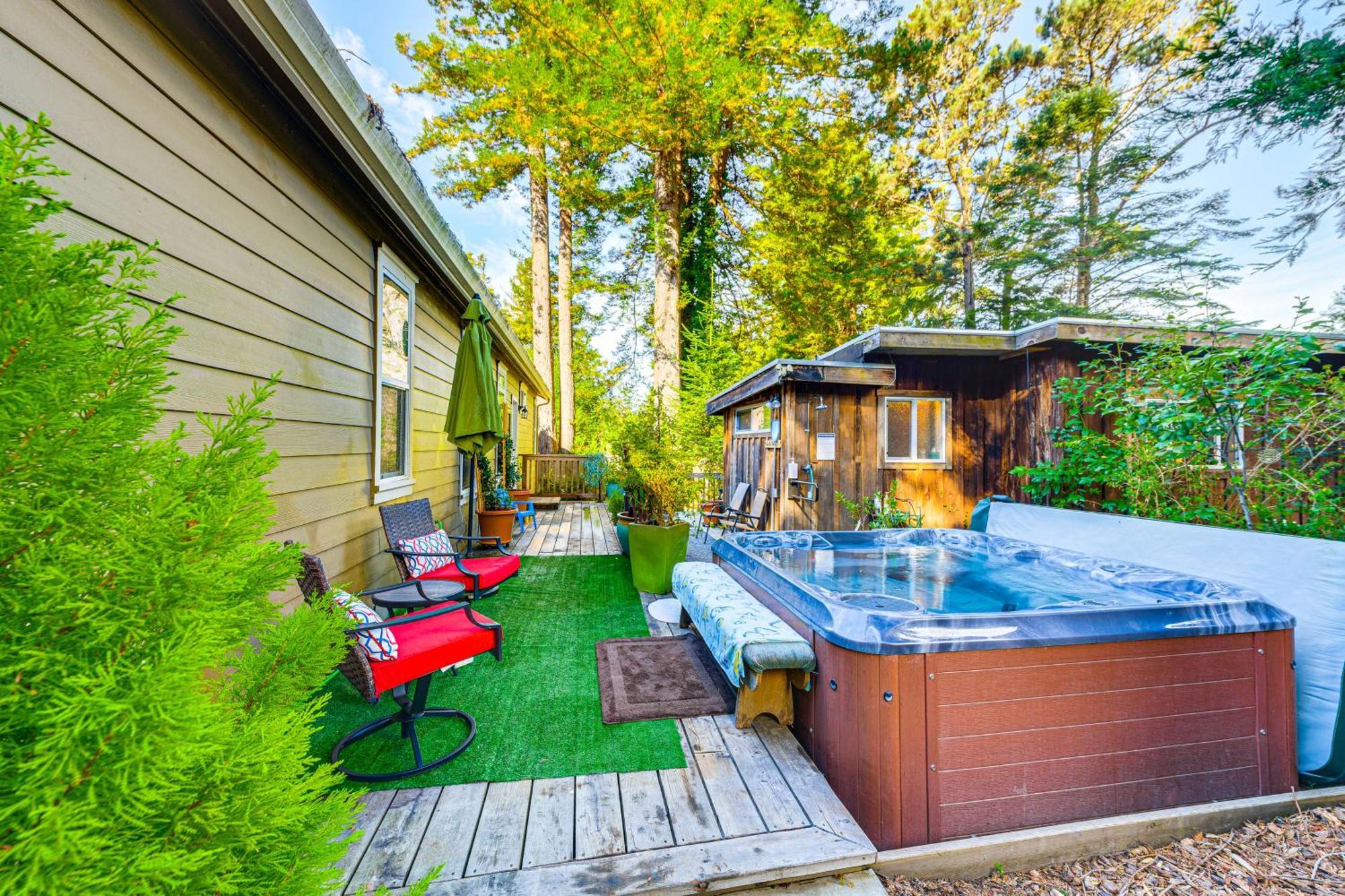 Holiday home Bragg Secret Garden With Hot Tub, Views