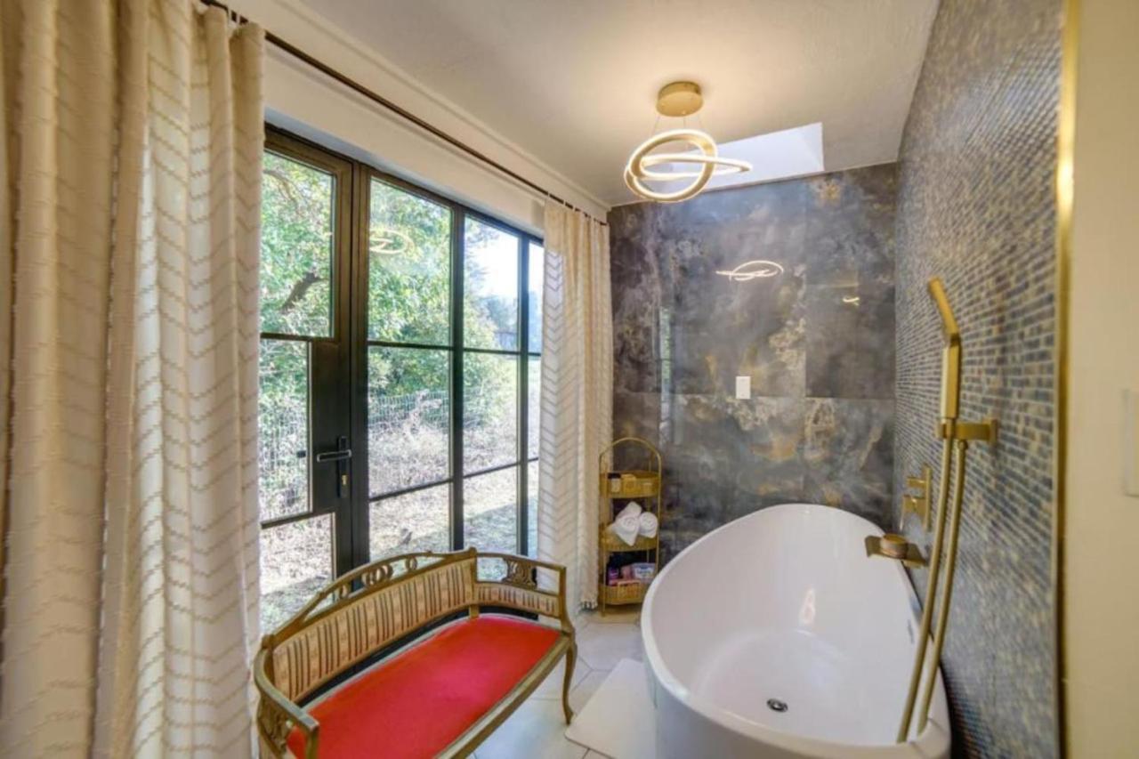 Premier Countryside Oasis Near Holiday home *
