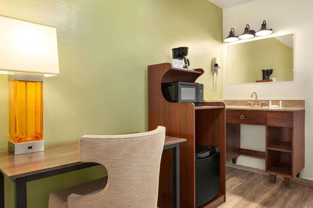 Baymont By Wyndham Bragg 2*