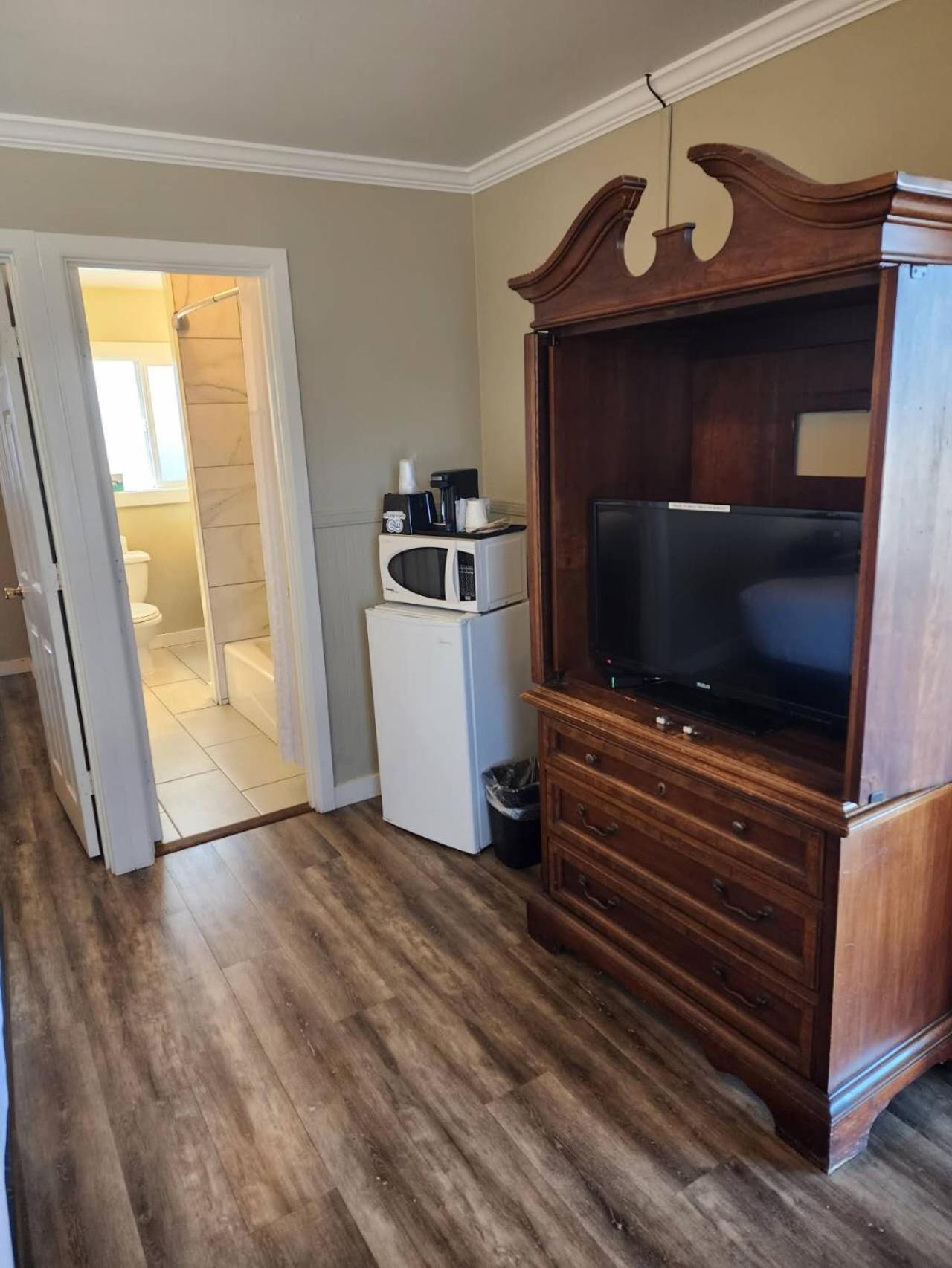 9 Glass Motel 2*